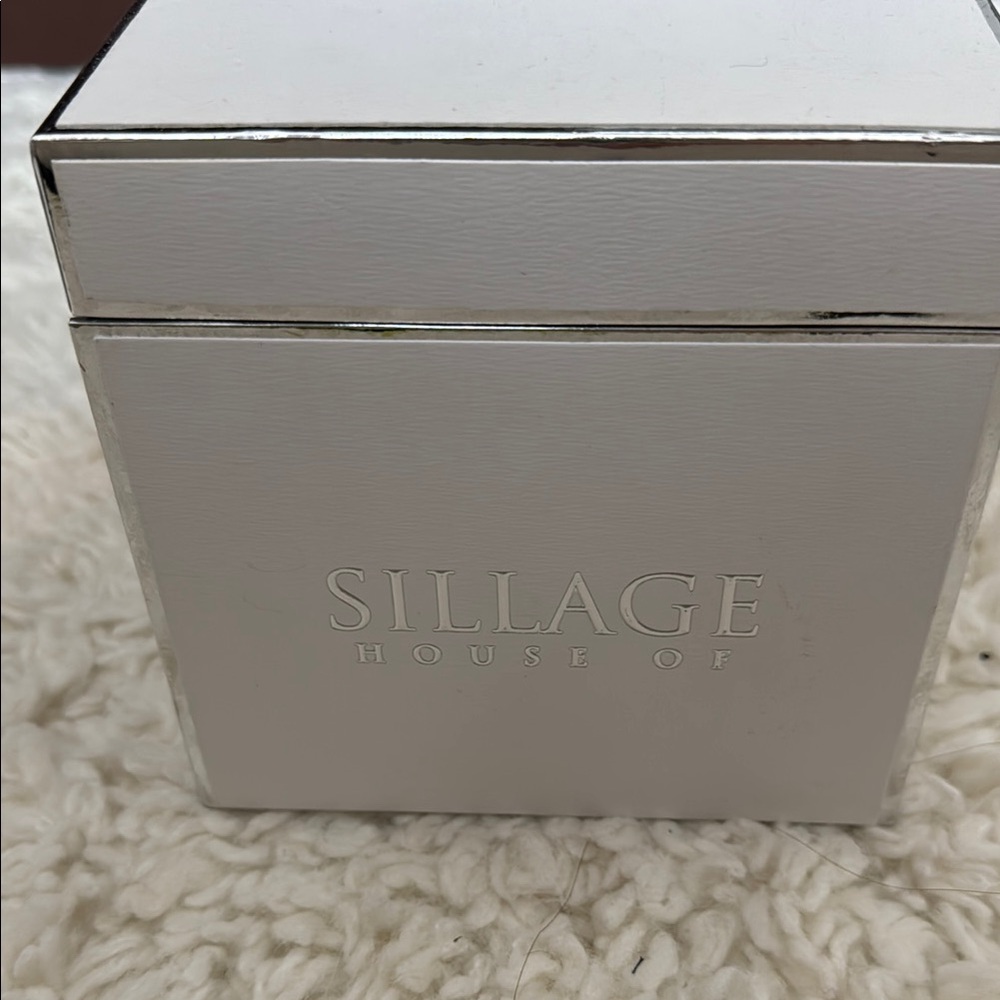 House of Sillage Perfume Box - Picture 2 of 5